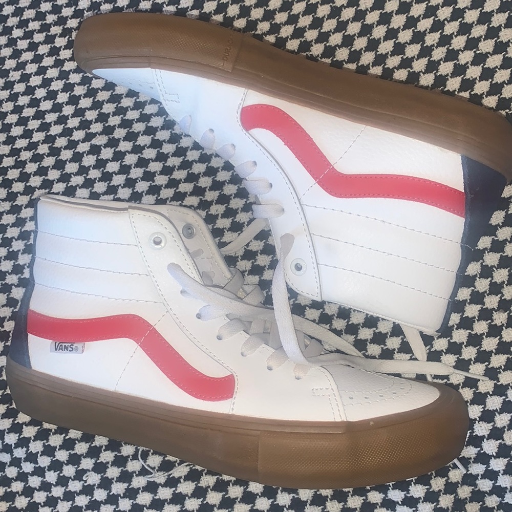 CUSTOM VANS // US Women’s 9 or men’s 7.5